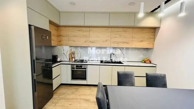 Tirane, shitet apartament 1+1 Kati 5, 72 m² 196.000 € (Zogu i Zi)