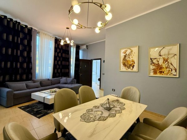 SUPER OKAZION Tirane, shes apartament 1+1 Kati 1, 80.000 € (Rruga Dalip Topi)