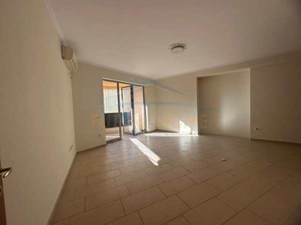 Tirane, jepet me qera zyre Kati 5, 109 m² 800 € (Qender)