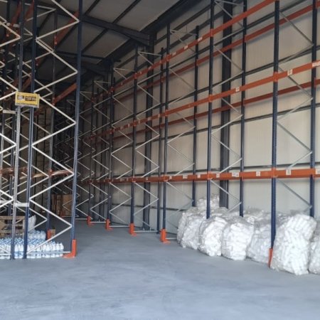 Tirane, jepet me qera magazine Kati 0, 800 m² 3.000 € 