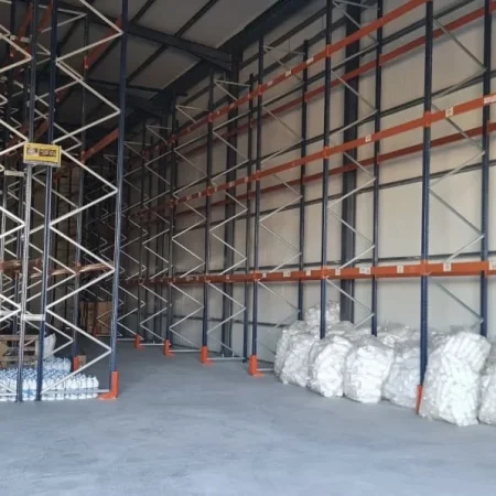 Tirane, jepet me qera magazine Kati 0, 800 m² 3.000 € 