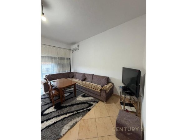 Tirane, jepet me qera apartament 2+1+Ballkon Kati 2, 110 m² 500 € (don bosco)
