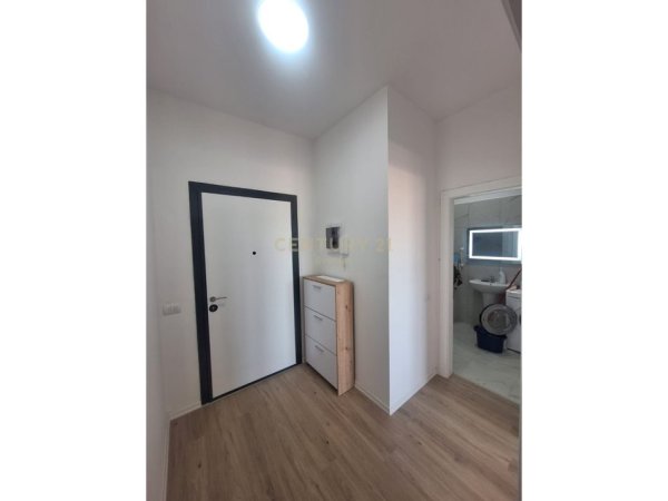 Tirane, jepet me qera apartament 1+1+Ballkon Kati 10, 70 m² 500 € (selite)