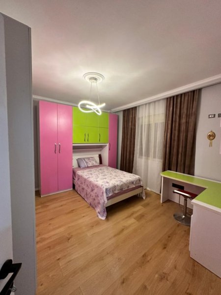 Durres, shitet apartament 3+1+Ballkon Kati 7,