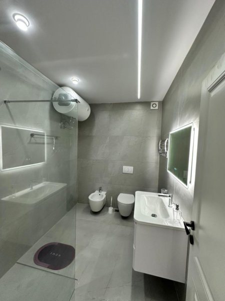 Durres, shitet apartament 3+1+Ballkon Kati 7,