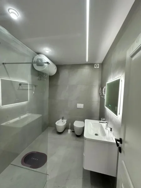 Durres, shitet apartament 3+1+Ballkon Kati 7,