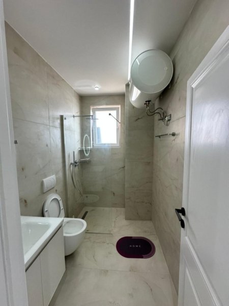 Durres, shitet apartament 3+1+Ballkon Kati 7,