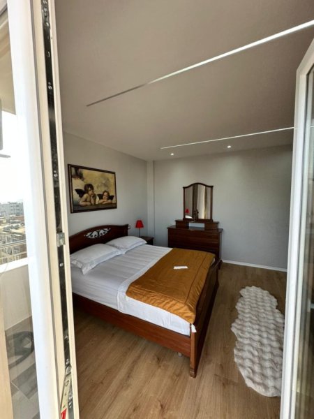 Durres, shitet apartament 3+1+Ballkon Kati 7,