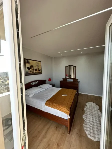 Durres, shitet apartament 3+1+Ballkon Kati 7,