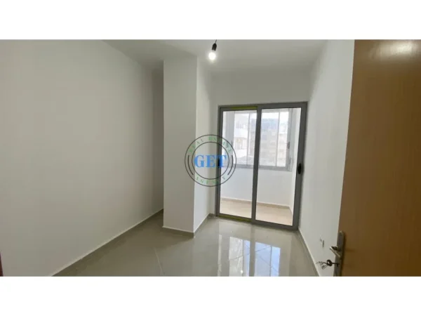 Durres, jepet me qera apartament 3+1 Kati 2, 96 m² 300 € 