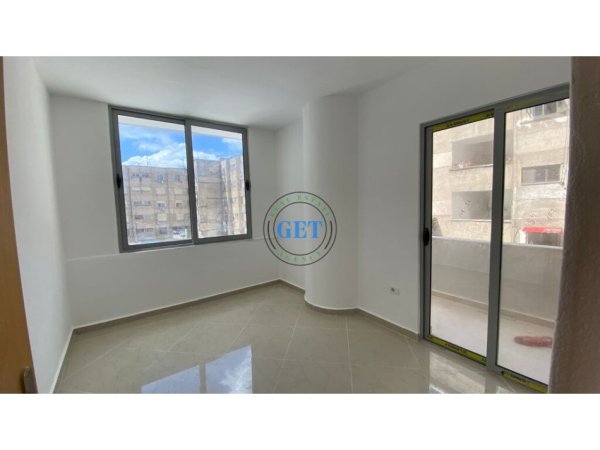 Durres, jepet me qera apartament 3+1 Kati 2, 96 m² 300 € 