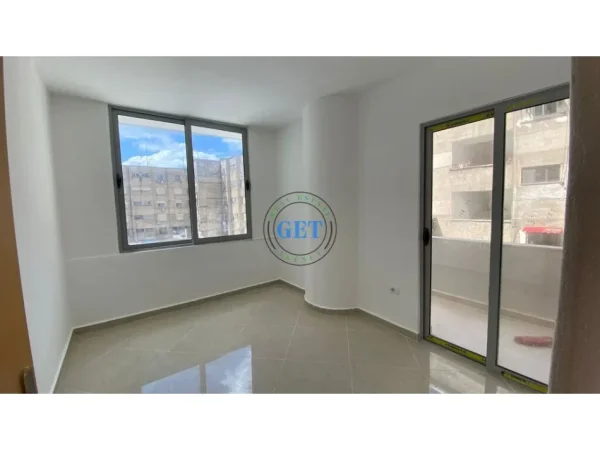 Durres, jepet me qera apartament 3+1 Kati 2, 96 m² 300 € 