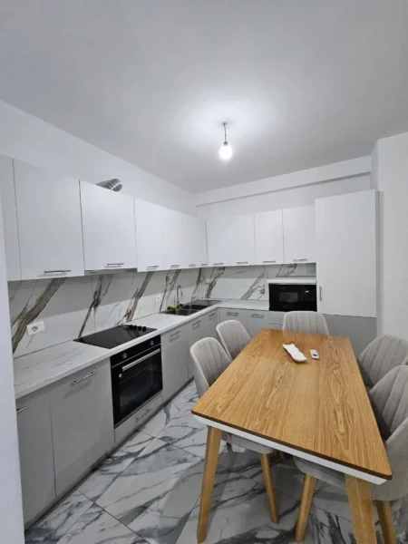 Tirane, shitet apartament 2+1+Ballkon Kati 2, 80 m² (Grand Galeri)