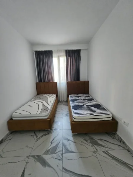 Tirane, shitet apartament 2+1+Ballkon Kati 2, 80 m² (Grand Galeri)