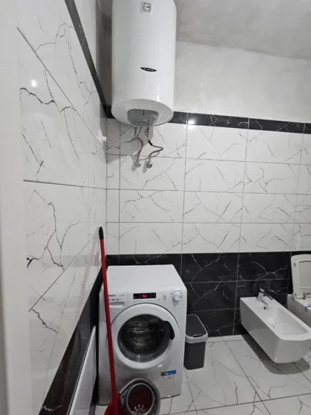 Tirane, shitet apartament 2+1+Ballkon Kati 2, 80 m² (Grand Galeri)
