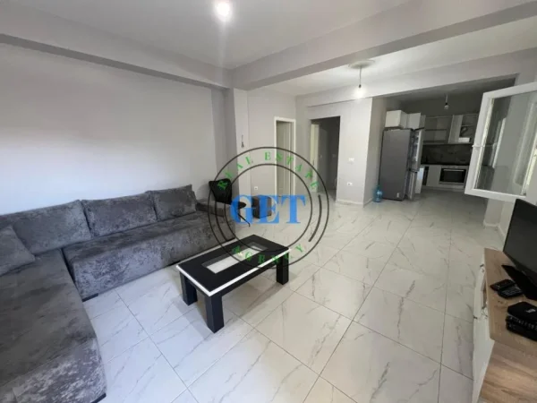 Durres, jepet me qera apartament 2+1 Kati 2, 98 m² 250 € 