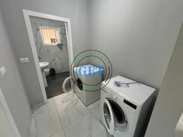 Durres, jepet me qera apartament 2+1 Kati 2, 98 m² 250 € 