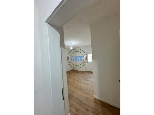 Durres, jepet me qera ambjent biznesi Kati 3, 85 m² 550 € 