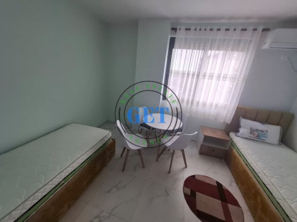 Durres, jepet me qera apartament 2+1 Kati 8, 80 m² 600 € 