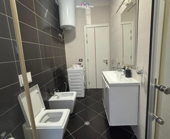 Tirane, jepet me qera apartament 1+1 Kati 3, 85 m² 600 € (Rruga Selite e Vjeter)