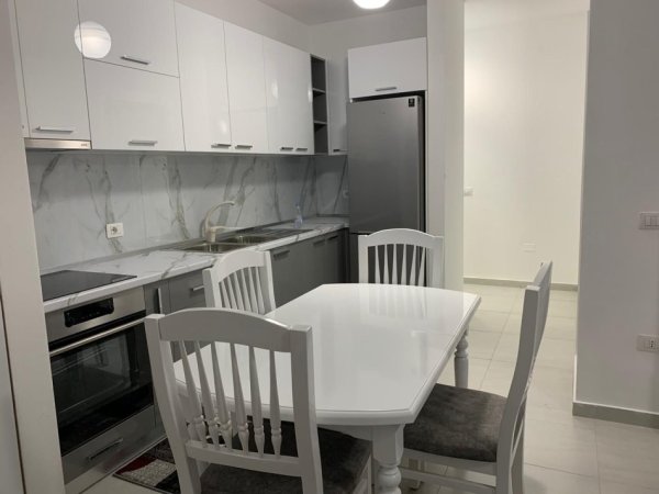 Tirane, jepet me qera apartament 2+1 Kati 6, 95 m² 700 € (Fiori di Bosco)