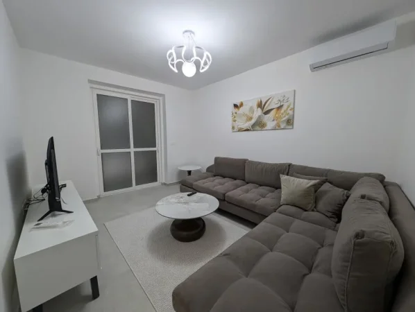 Tirane, jepet me qera apartament 2+1 Kati 2, 72 m² 650 € (Rruga Siri Kodra)