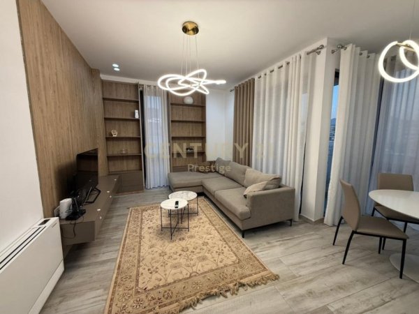 Tirane, jepet me qera apartament 2+1 Kati 4, 118 m² 1.500 € (Park Gate)