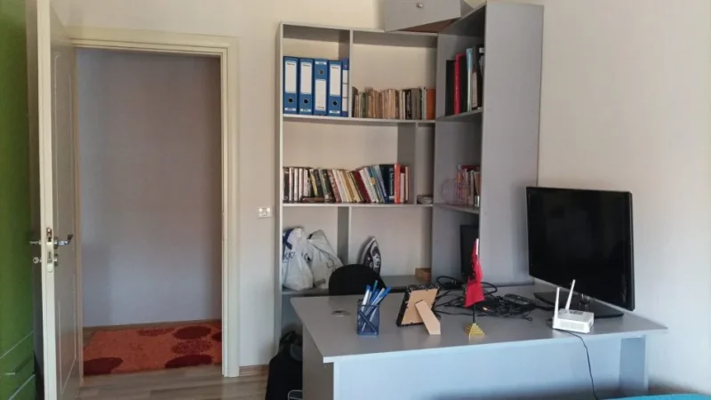Tirane, jepet me qera apartament 2+1+Aneks+Ballkon Kati 6, 95 m² 700 € 