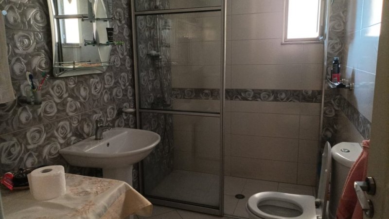 Tirane, jepet me qera apartament 2+1+Aneks+Ballkon Kati 6, 95 m² 700 € 