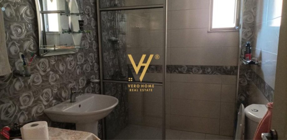 Tirane, jepet me qera apartament 2+1+Ballkon Kati 7, 80 m² 700 € (ISH FUSHA E AVIACIONIT)