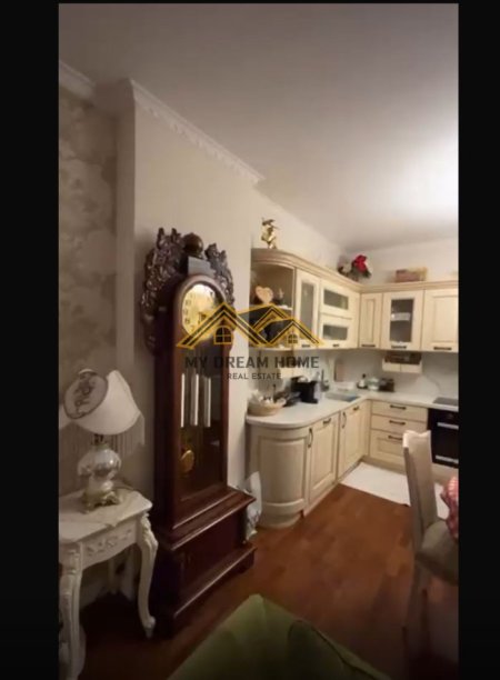 Durres, jepet me qera apartament 2+1 Kati 2, 800 € (vollga)