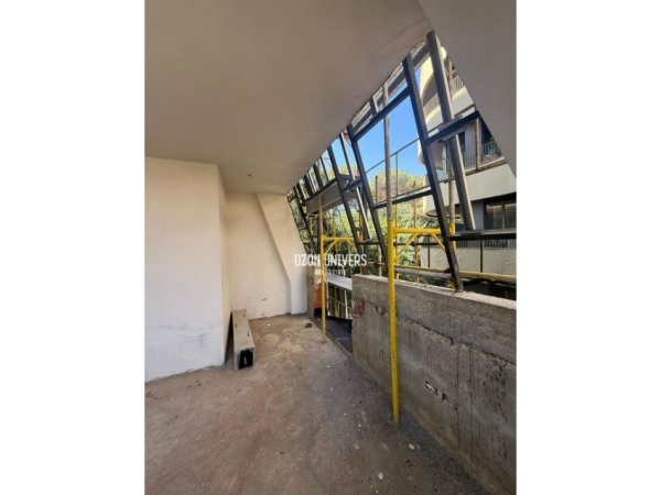 Tirane, shitet apartament 2+1+Ballkon Kati 2, 115 m² 401.800 € (Stadiumi Air Albania)