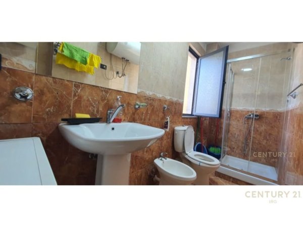 Tirane, jepet me qera apartament 2+1 Kati 5, 70 m² 550 € (Stadiumi Dinamo)