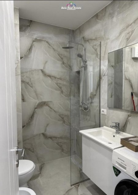 Tirane, jepet me qera apartament 1+1+Ballkon Kati 4, 64 m² (Fusha E Aviacionit)