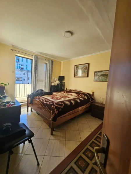 Tirane, shitet apartament 1+1 Kati 4, 51 m² 77.000 € (Përballë Shkollës “Bajram Curri”)