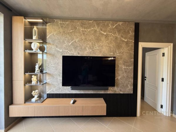 Tirane, jepet me qera apartament 1+1 Kati 5, 68 m² 500 € (Shkoze)