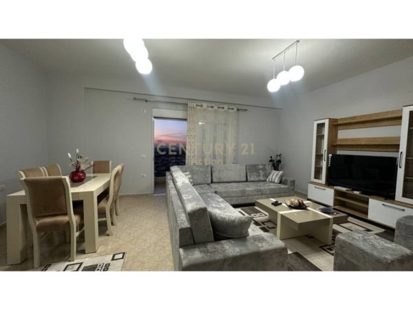 Tirane, jap me qera apartament 3+1+Ballkon Kati 5, 93 m² 550 € (Kodra e Priftit)
