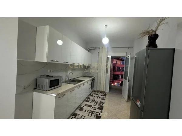 Tirane, jap me qera apartament 3+1+Ballkon Kati 5, 93 m² 550 € (Kodra e Priftit)