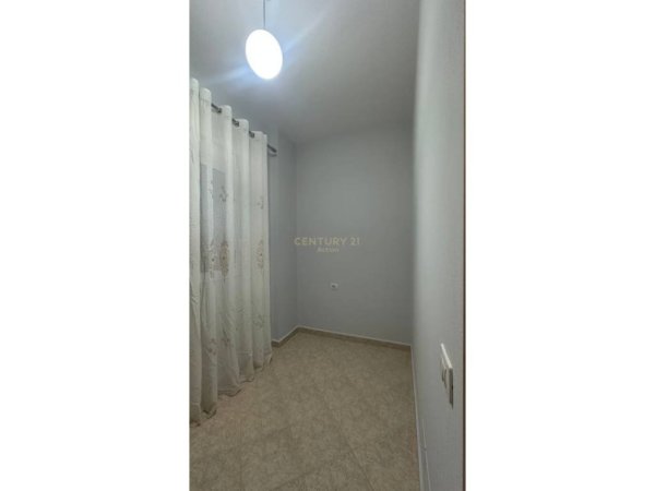 Tirane, jap me qera apartament 3+1+Ballkon Kati 5, 93 m² 550 € (Kodra e Priftit)