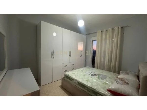 Tirane, jap me qera apartament 3+1+Ballkon Kati 5, 93 m² 550 € (Kodra e Priftit)