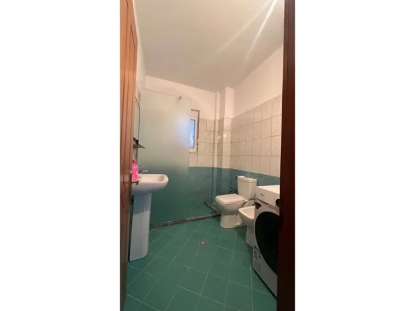 Tirane, jap me qera apartament 3+1+Ballkon Kati 5, 93 m² 550 € (Kodra e Priftit)