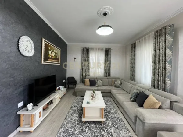 Tirane, jepet me qera apartament 2+1 Kati 2, 105 m² 600 € (Vilat Gjermane)