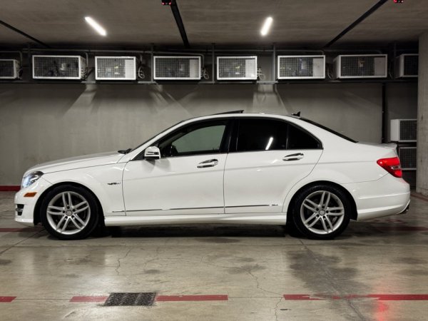 Tirane, shitet makine C250 1.8 EVO TURBO, C Class Benz Mercedes (TELEFONON PER CMIMIN) Benzin, e bardhë automatik Klima 220.000 km
