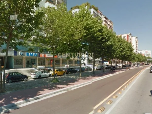 Tirane, jepet me qera ambjent biznesi Kati 0, 1.332 m² 8.500 € (Laprake)