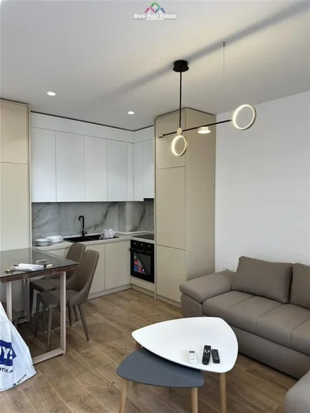 Tirane, jepet me qera apartament 1+1 Kati 4, 64 m² 550 € (Tek ish Fusha e Aviacionit)