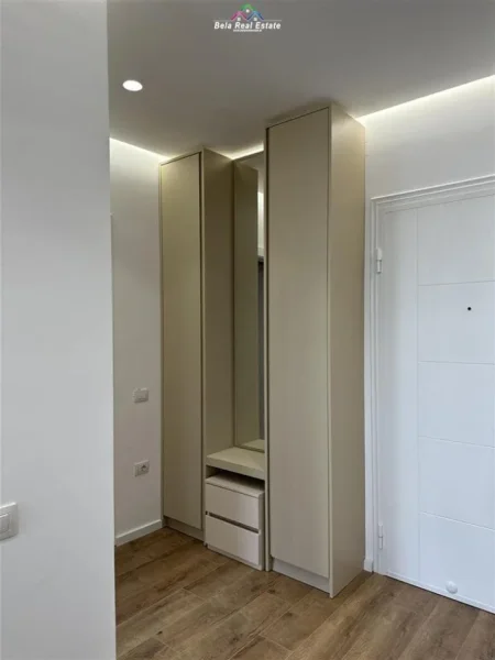 Tirane, jepet me qera apartament 1+1 Kati 4, 64 m² 550 € (Tek ish Fusha e Aviacionit)