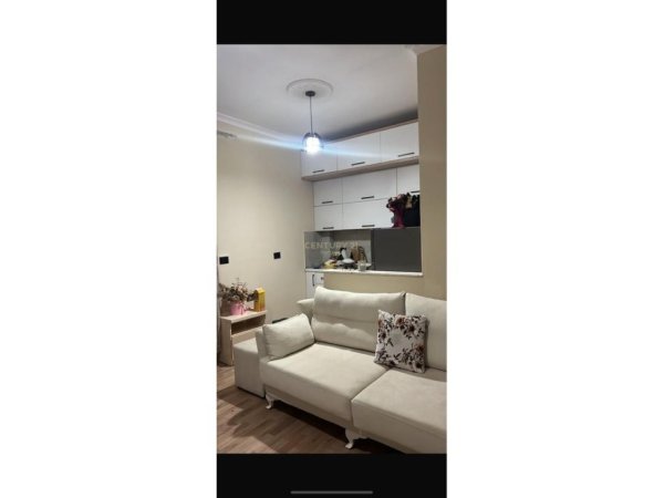 Tirane, jepet me qera apartament 1+1 Kati 2, 65 m² 300 € (Fresk)