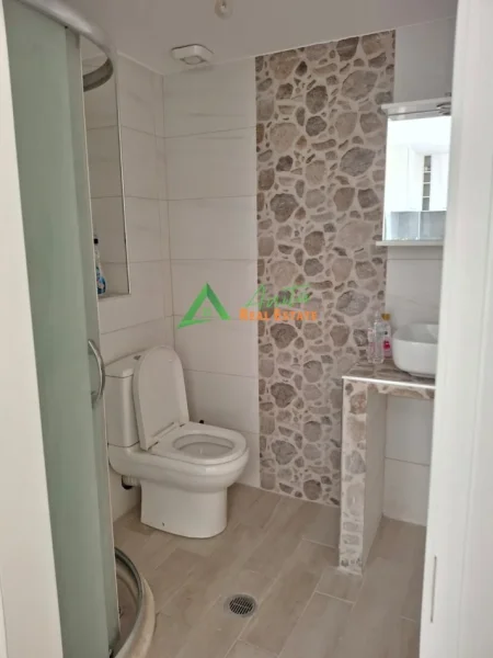 Tirane, jepet me qera apartament 2+1+Ballkon Kati 7, 95 m² 450 € (Misto Mame, Rr Besim Alla)
