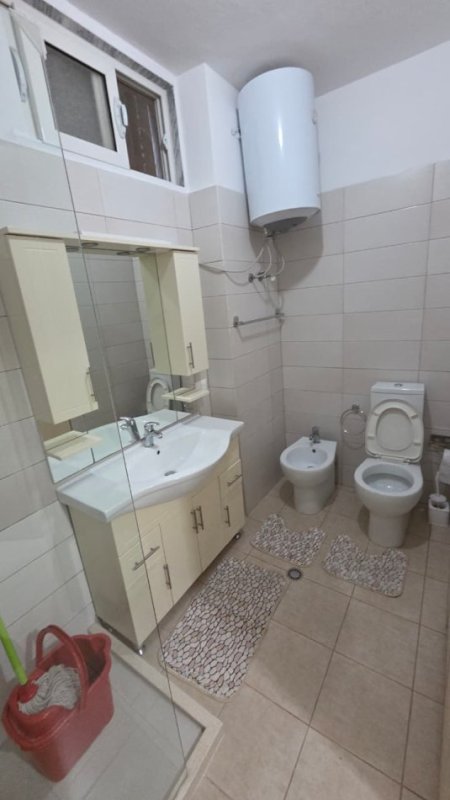 Durres, jepet me qera apartament 1+1 Kati 4, 75 m² 380 € 