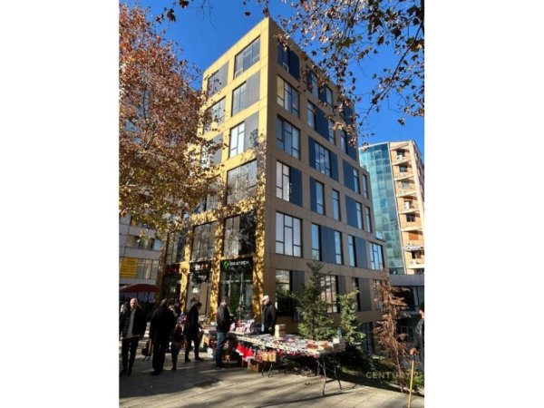 Tirane, jepet me qera dyqan Kati 0, 175 m² 3.000 € (Pallatet Usluga)
